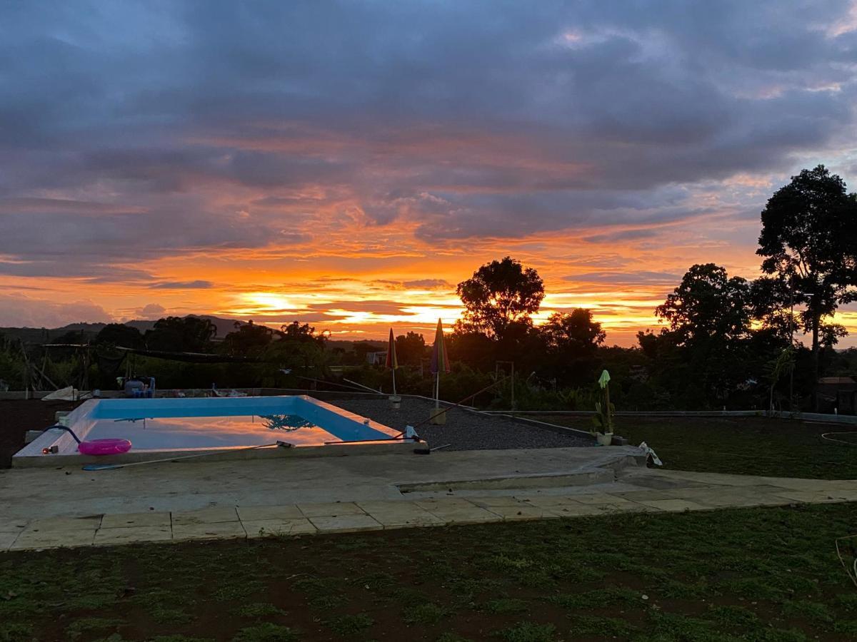 Concetta Tourist Inn Manolo Fortich エクステリア 写真